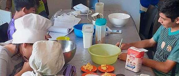 children baking in the kitchen